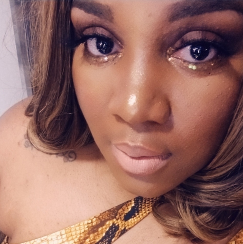 Meet your Posher, Crystal